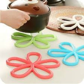 Miếng lót nồi sillicon chống nóng hình hoa