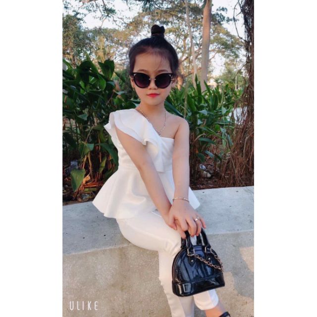 Bộ bèo lệch vai