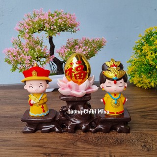 Bộ 02 tượng Vua Hậu chibi kèm trứng vàng chữ PHÚC và chân đế tam cấp vuông nhỏ
