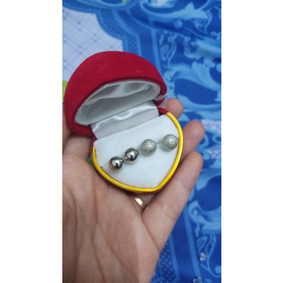 Hộp đựng nhung hình tim viền vàng có mút trắng kích thước 4cm x 2,5xm cao cấp