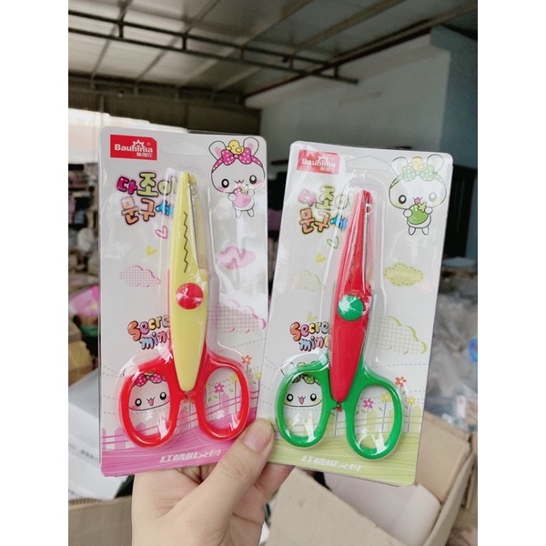 Kéo răng cưa