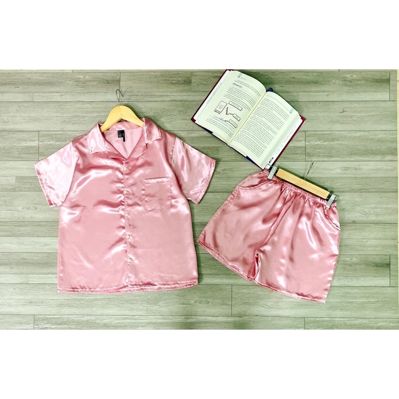 Bộ Pijama đùi lụa phi bóng freesize<60kg