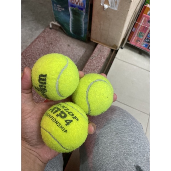Bóng tenis cũ
