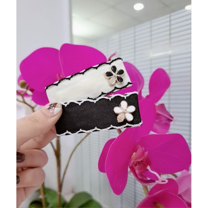 Kẹp tóc mái lụa mờ đính hoa