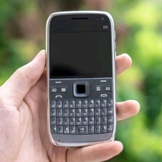 Nokia E72 E71[ HÀNG CAO CẤP] điện thoại nokia e72 có  Wifi 3G Bảo Hành 12 Tháng Chơi Game Java mượt