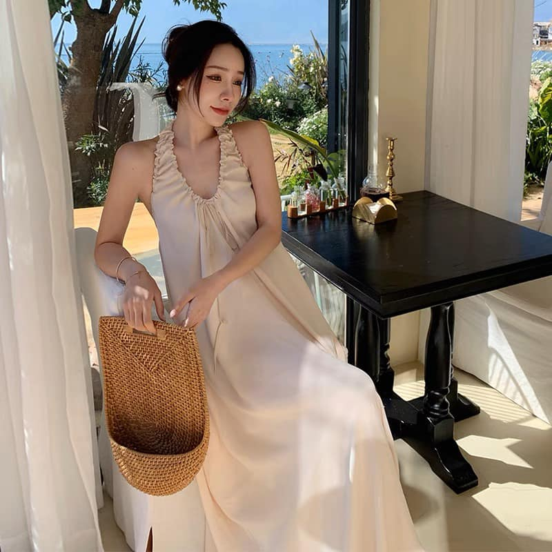 Váy yếm lụa quai nhún Eclipse Clothing