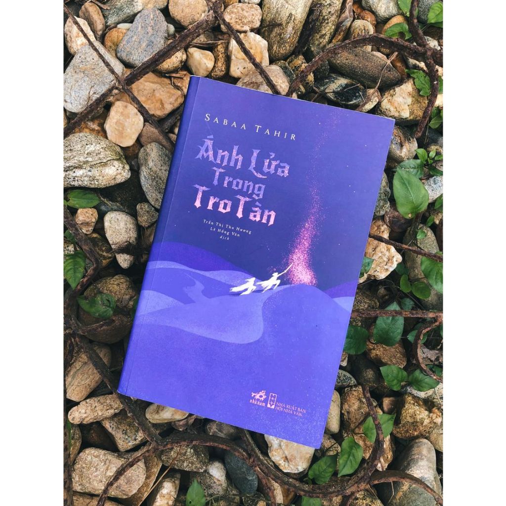 Sách - Ánh lửa trong tro tàn