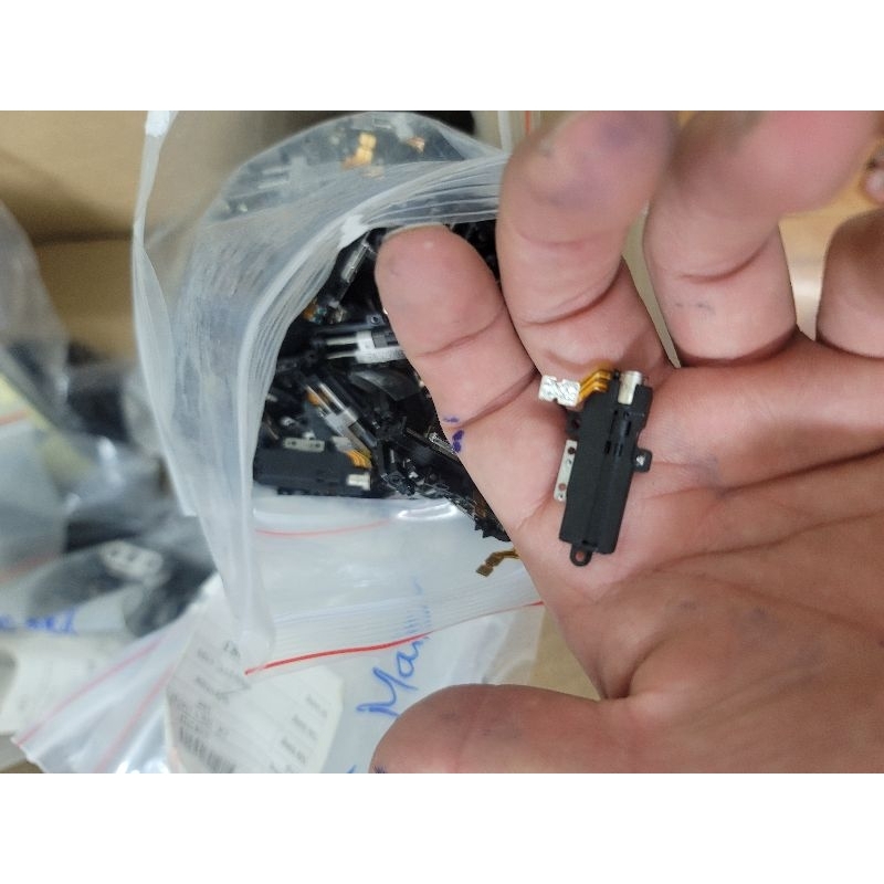 mô tơ đẩy cam vsmart active3
