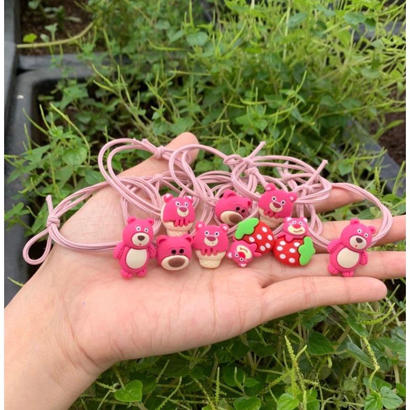 Cột tóc gấu dâu Lotso