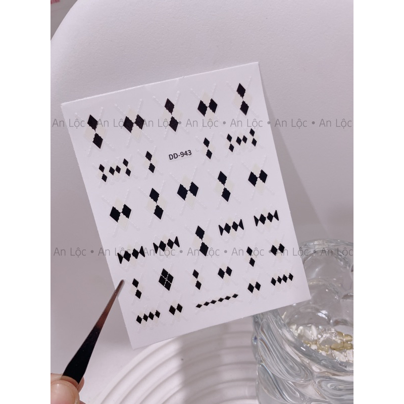 stiker dán móng mẫu kẻ