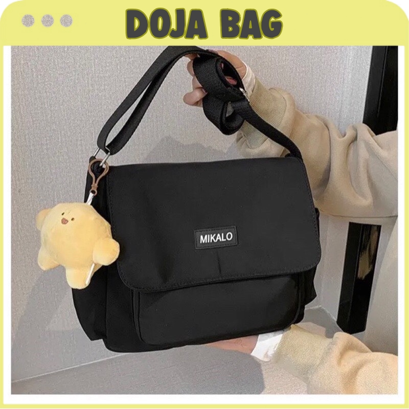 Túi đeo chéo basic size lớn mang đi học MIKALO vừa A4 - DOJA BAG