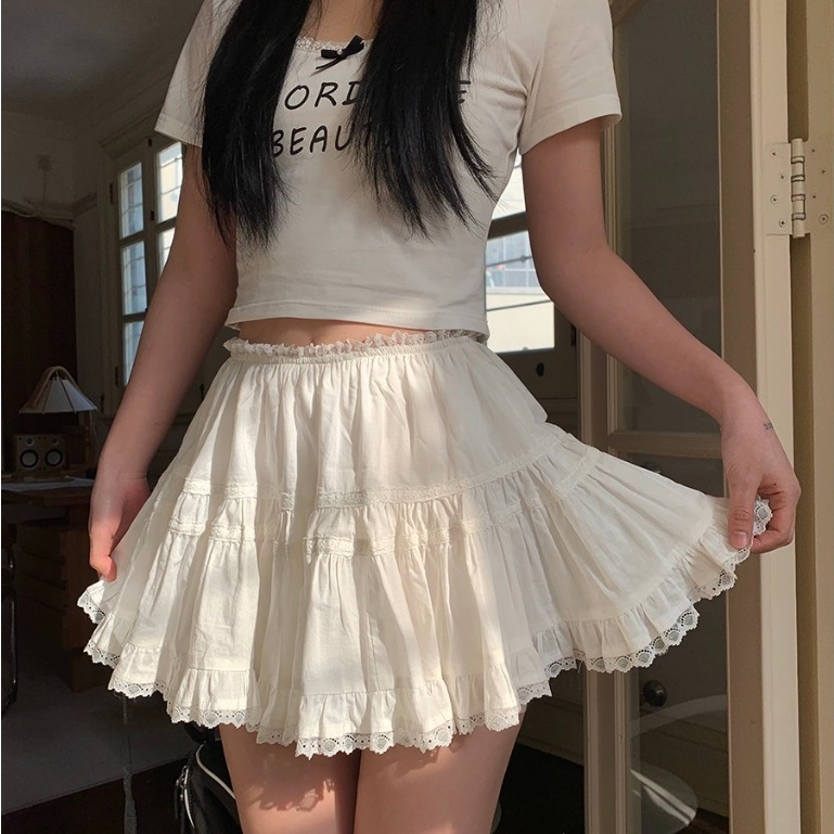 Chân váy ngắn xòe phối ren chất vải boil thoáng mát màu trắng đen Hottrend hè 2025. Nữ Women