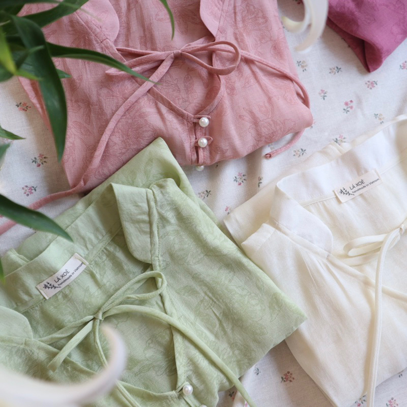 [có sẵn] 𝑳𝒊𝒍𝒊𝒆𝒔 𝑺𝒆𝒕 𝑺𝒉𝒊𝒓𝒕 & 𝑺𝒌𝒊𝒓𝒕 | Lá Xoè (set áo & chân váy tặng kèm bra)