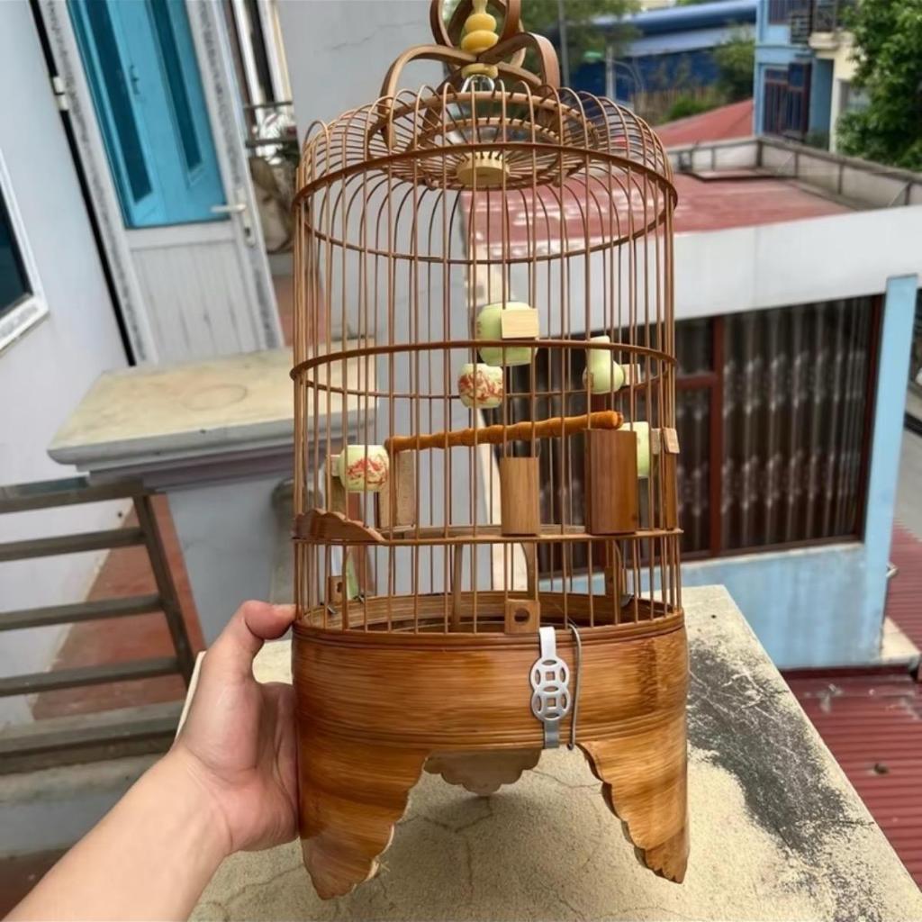 Lồng khuyên rap sẵn chất liệu trúc cật già kích thước 22cm x 26cm . Tặng đầy đủ phụ kiện đẹp bền chắc chắn giá rẻ