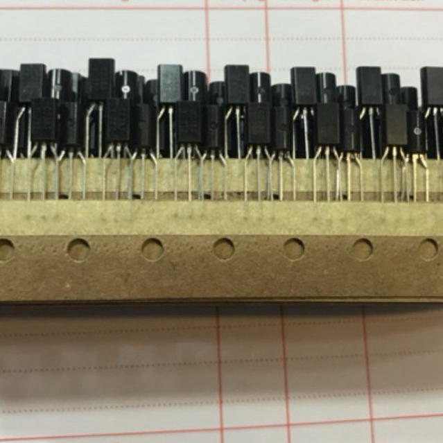 50 con Transistor C2383(NPN)