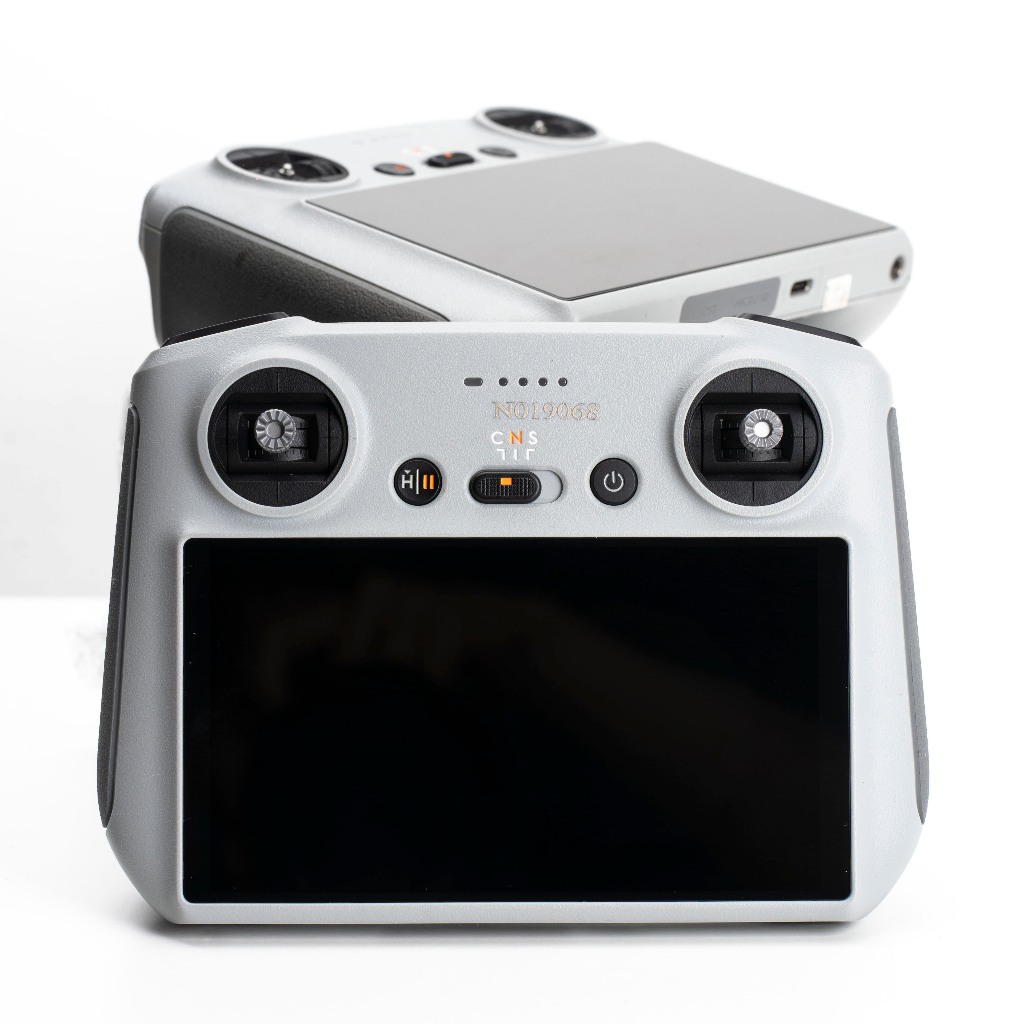 DJI RC – Tay Cầm Điều Khiển Cho FLYCAM DJI có Màn Hình (Tách Bộ)