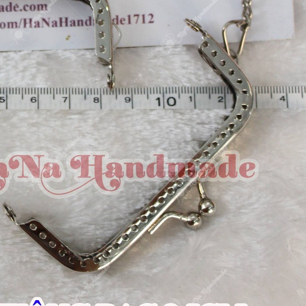 khung vuông 8.5cm gắn túi xách