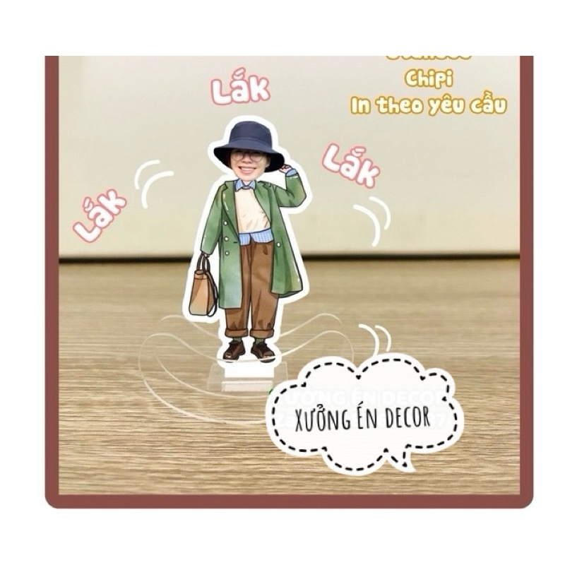 Standee lắc lư phong cách