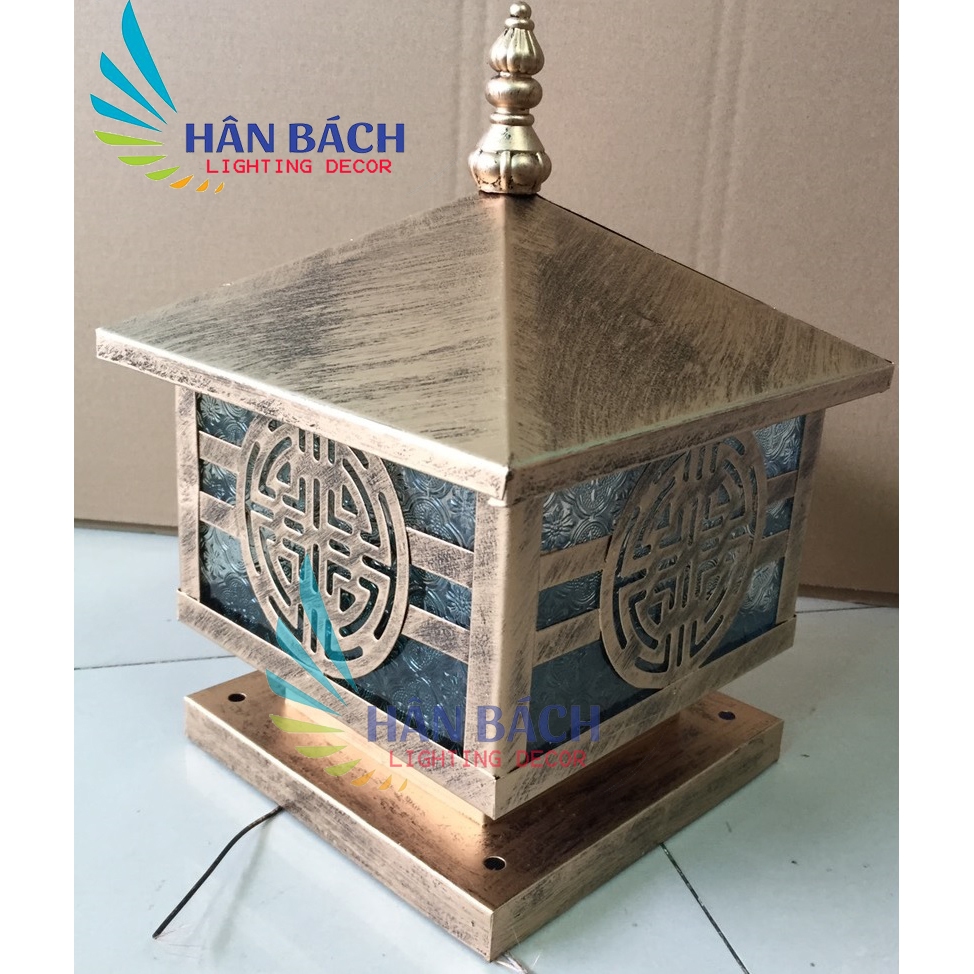 Đèn trụ cổng gắn đầu cột màu đồng giả cổ, bền đẹp D250