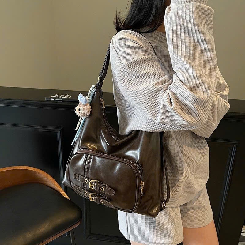 Túi Tote Balo nữ da PU bóng thời trang Hàn Quốc đeo chéo – Túi đeo vai đa năng kèm móc gấu dễ thương - TXN212