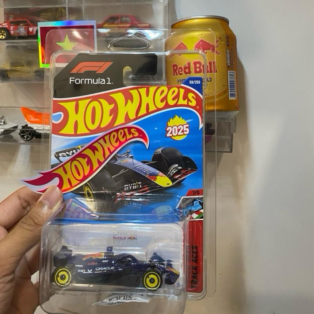 Mô hình xe đua Hot Wheels Oracle Red Bull Racing F1 2025