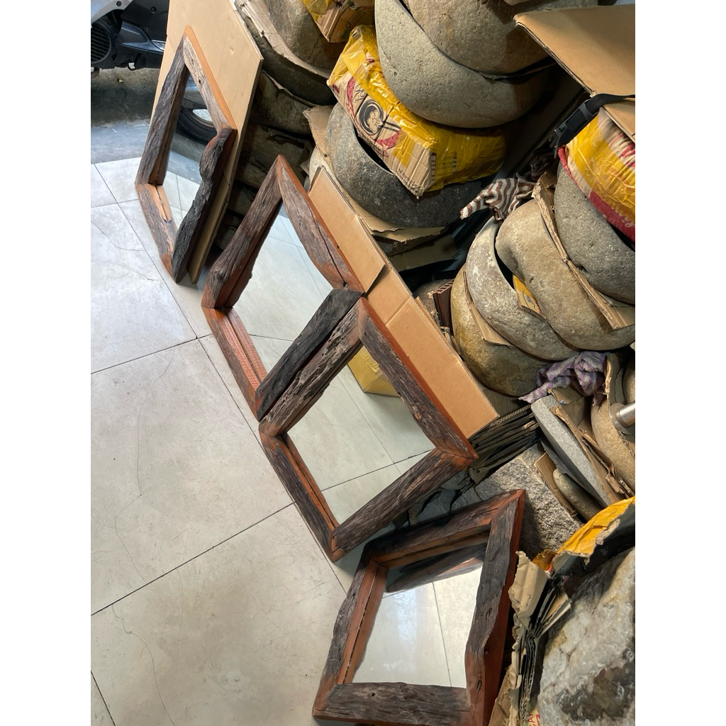 Gương gỗ lũa treo tường phủ bì ngoài 45 cm x 60 cm