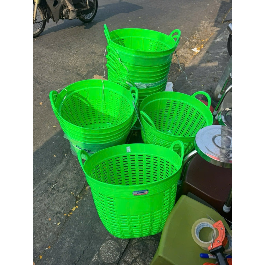 Cần xé đan nhựa Duy Tân nhỏ/trung/lớn – Rổ nhựa đựng trái cây, nông sản, thủy sản bền chắc