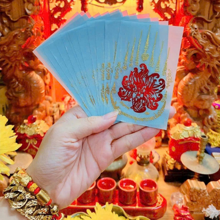 MIẾNG DÁN HỒ LY ĐỎ HÚT TÌNH DUYÊN, CẦU TÌNH YÊU