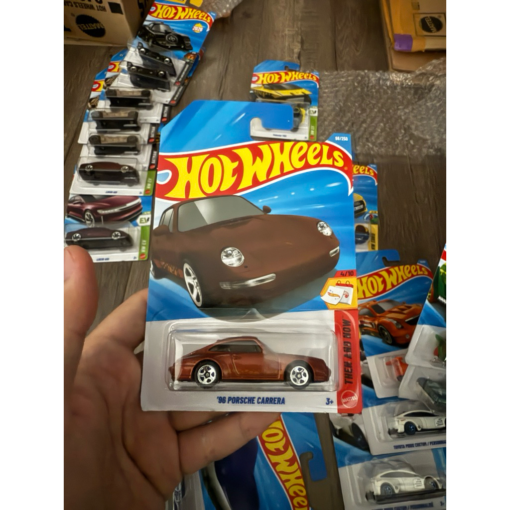 Hotwheels Porsche 911 Carrera 96 nâu/ mô hình ô tô