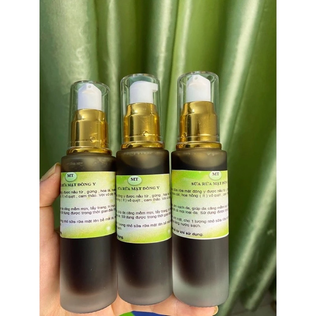 Sữa rửa mặt thảo dược