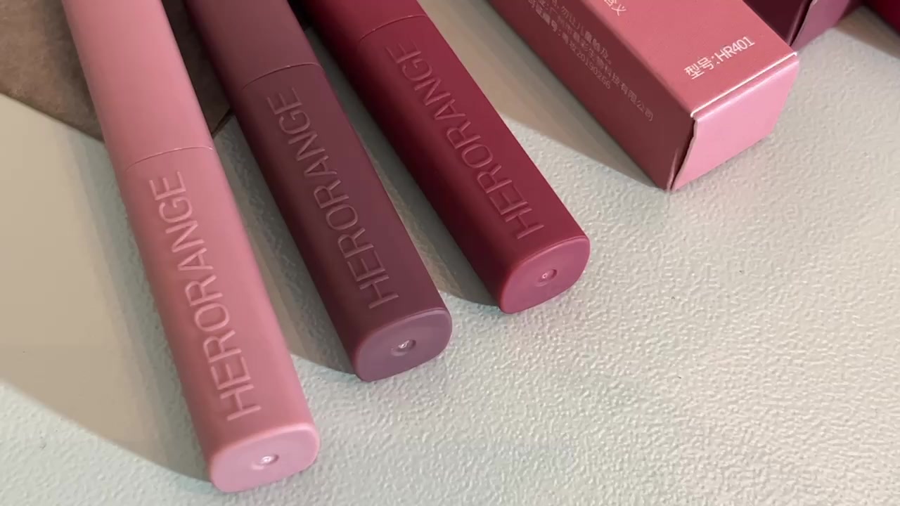 Herorange ~ Nhung bão hòa Matte Matte Thin Tube Lipstick Matte Velvet Rabbit Year Limited 🍎 Red Lipstick Giá rẻ | BigBuy360 - bigbuy360.vn