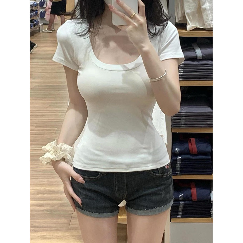 Áo Croptop Babytee Cổ Rộng Vuông Xinh Xắn Cổ Vuông
