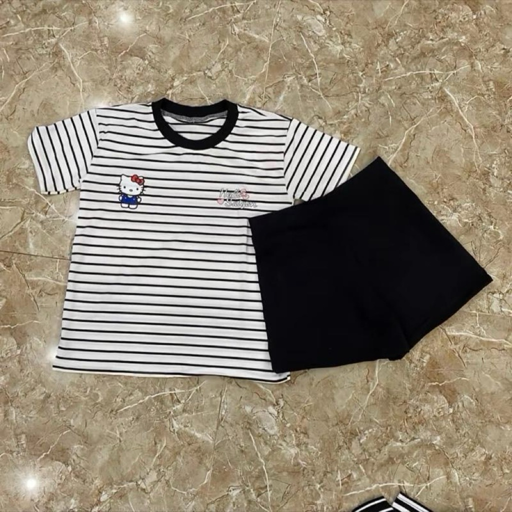 Áo Thun Hello Kitty Sọc Đen Trắng & Quần Ngắn Đen Phong Cách Thời Trang