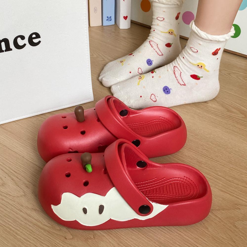 Giày sandal đế dày, mẫu mới họa tiết táo 🍎 dép chống trượt Giày lỗ của cô gái dễ thương
