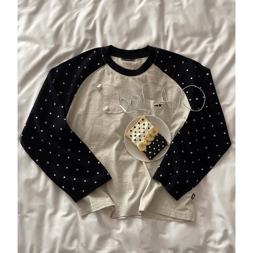 Áo Long Sleeve Raglan Nhà Lì Chấm Bi Form Boxy Màu Xám Phối Tay Đen (Newtag bọc)