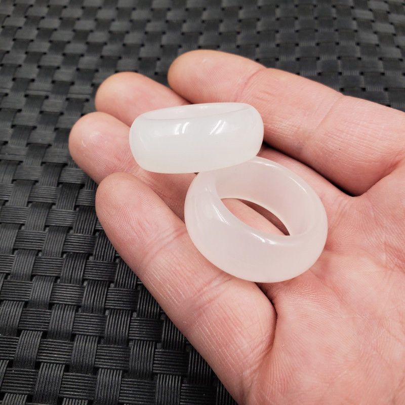 Nhẫn Ngọc Bích Trắng Phong Cách Mới Cho Nam Và Nữ