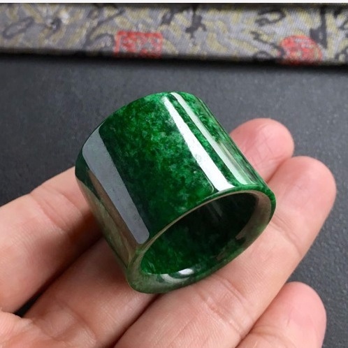 Nhẫn Ngọc Bích Guizhou Màu Xanh Lá Khô Cao Cấp Cho Nam