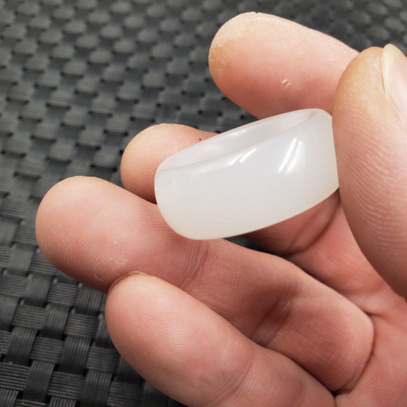 Nhẫn Ngọc Bích Trắng Phong Cách Mới Cho Nam Và Nữ