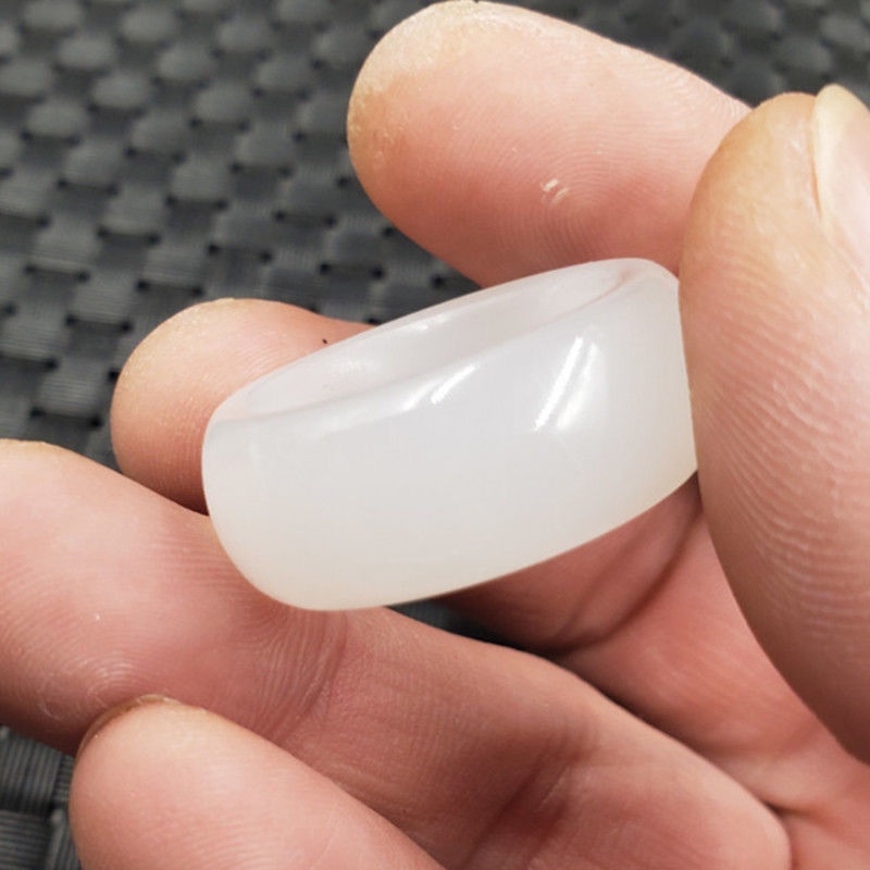 Nhẫn Ngọc Bích Trắng Phong Cách Mới Cho Nam Và Nữ