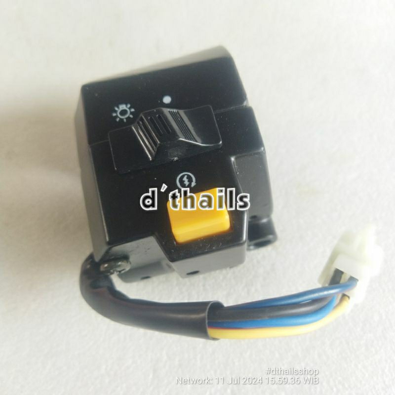 Giá đỡ công tắc Yamaha F1 Force1 F1ZR Crypton Vega R 105 cũ Phải