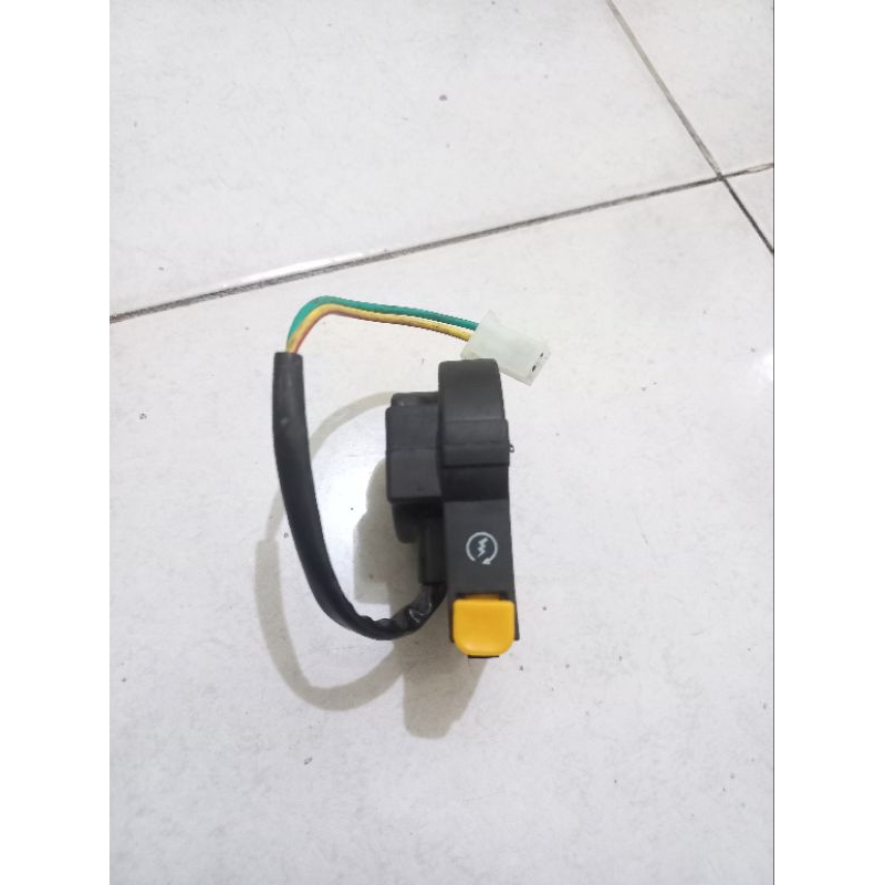 Giá đỡ bên phải honda SUPRA X SUPRA FIT