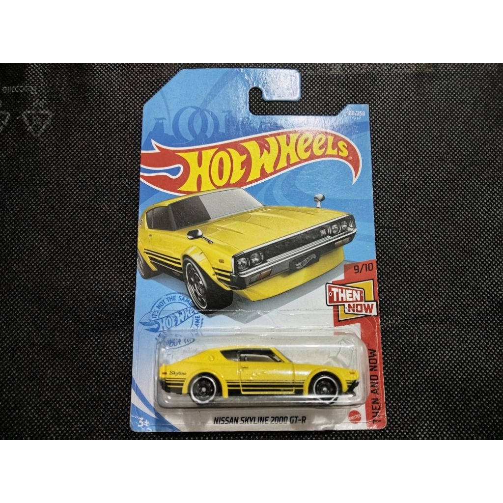 Hot Wheels Nissan Skyline 2000 GTR màu vàng