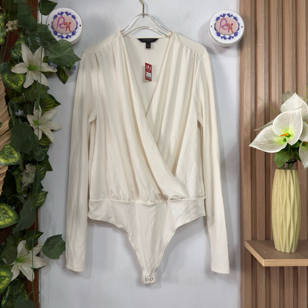 Bọc thân trước Banana Republic