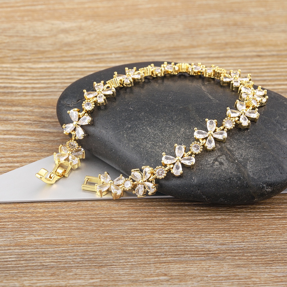 Vòng Tay Đính Đá Zircon Hình Nơ May Mắn Dễ Thương Sang Trọng Thời Trang Cho Nữ