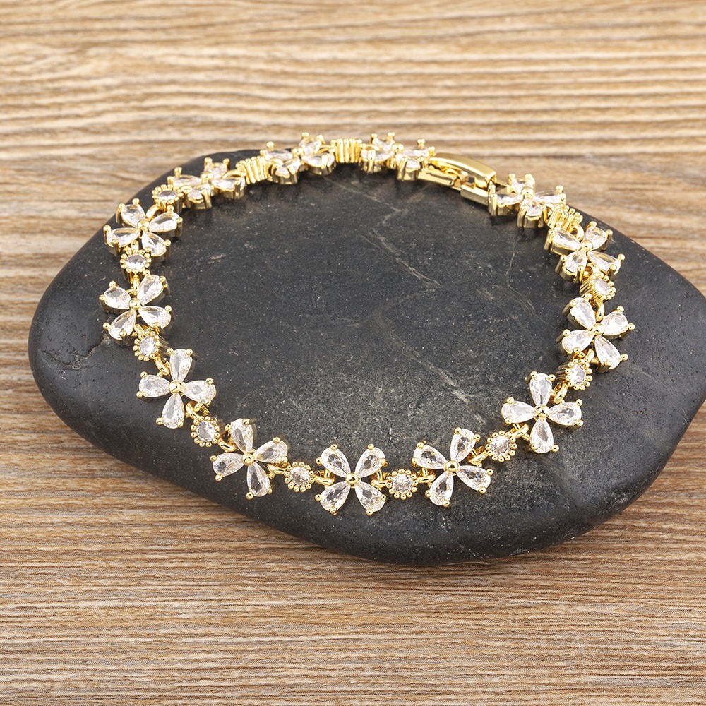 Vòng Tay Đính Đá Zircon Hình Nơ May Mắn Dễ Thương Sang Trọng Thời Trang Cho Nữ