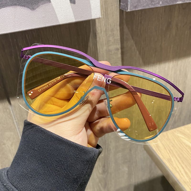 Kính Mát Một Mảnh Gọng Siêu Lớn Thời Trang Hàn Quốc Cá Tính Chống Gió Dành Cho Bạn Nữ
