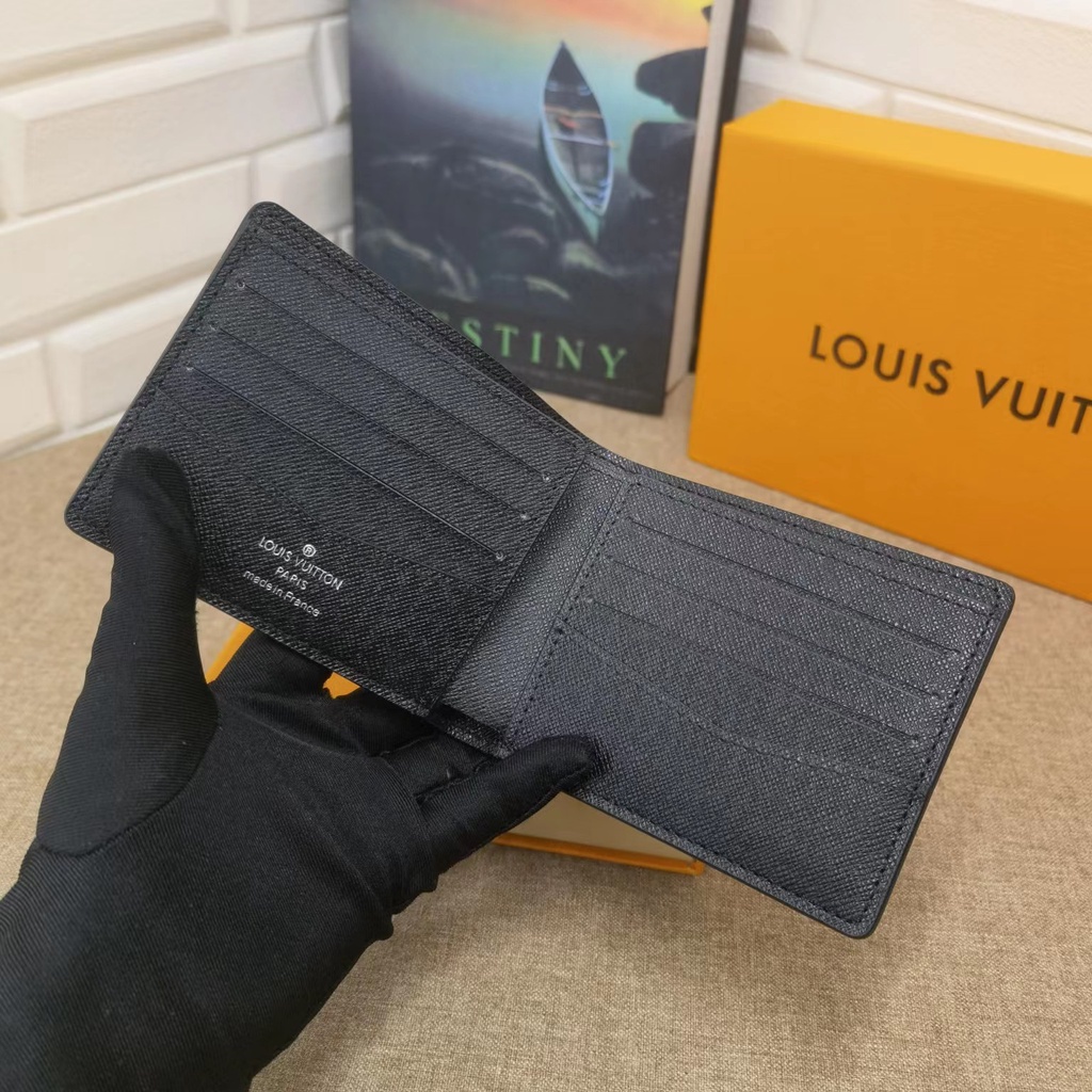 Ví Louis Vuitton LV Dáng Ngắn Phối Kẹp Cá Tính Cho Nam
