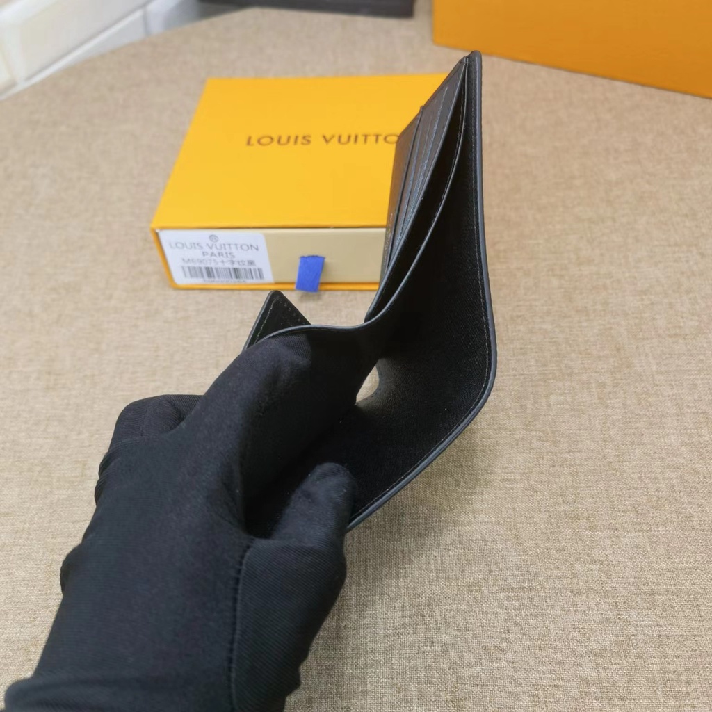 Ví Louis Vuitton LV Dáng Ngắn Phối Kẹp Cá Tính Cho Nam