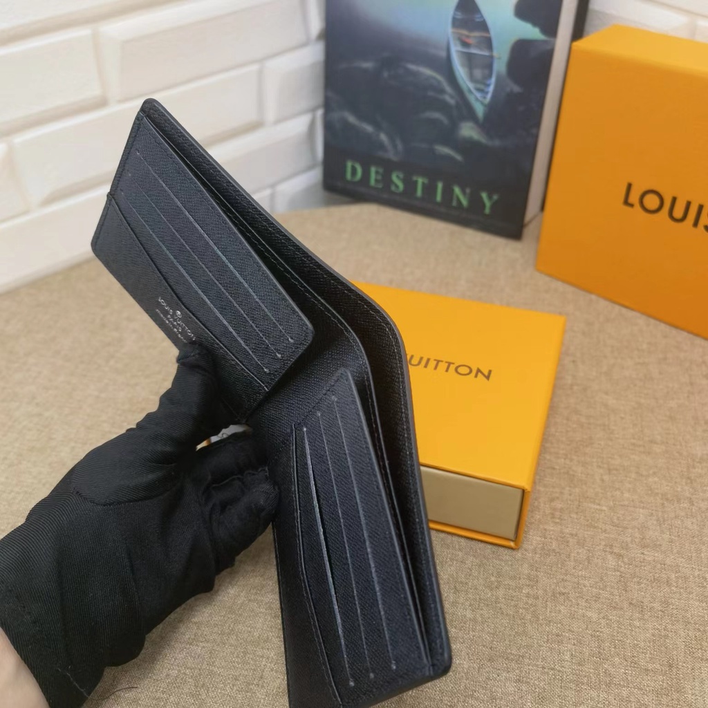 Ví Louis Vuitton LV Dáng Ngắn Phối Kẹp Cá Tính Cho Nam