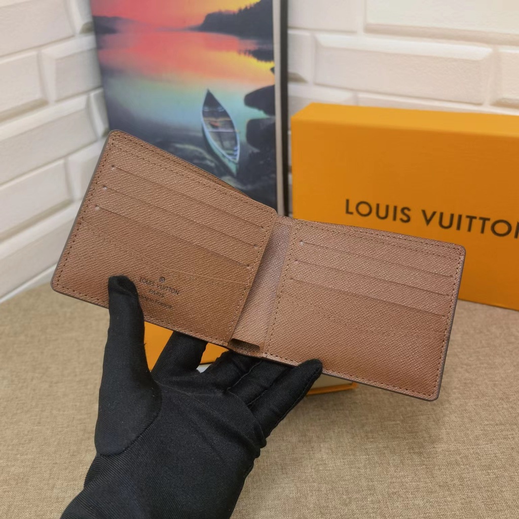 Ví Louis Vuitton LV Dáng Ngắn Phối Kẹp Cá Tính Cho Nam